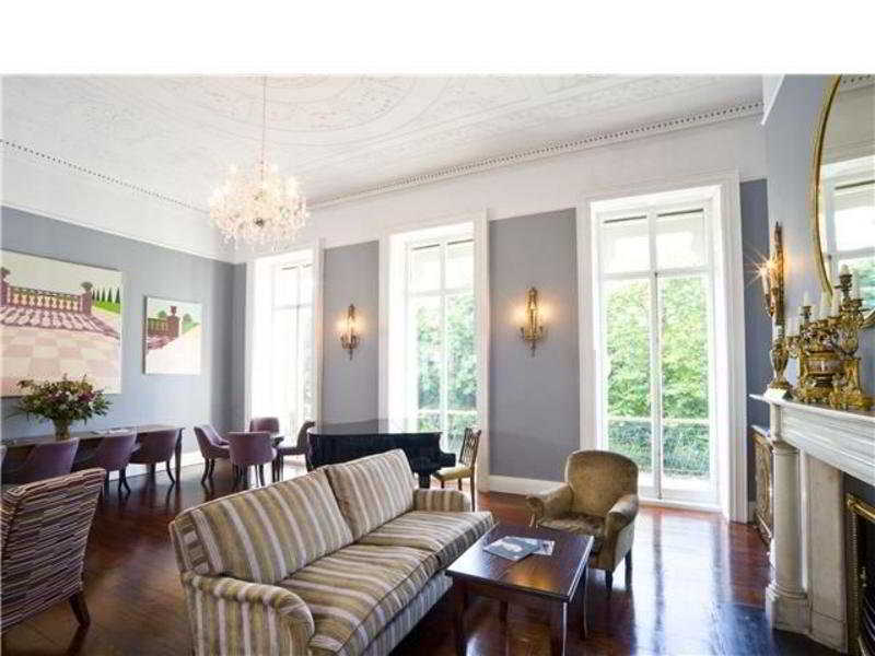 Townhouse On The Green Dublin Bagian luar foto